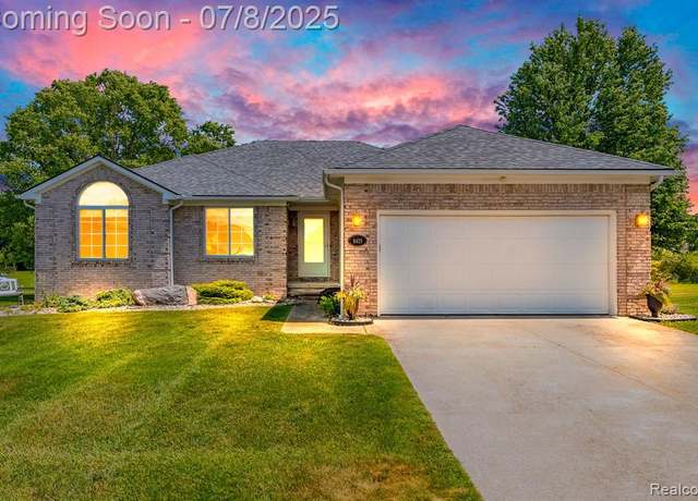 Property at 8419 Forest Glen Dr, Grand Blanc, MI 48439 2527, 4 beds, 3.5 baths
