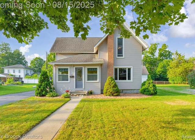 Property at 415 W Lake St, South Lyon, MI 48178 1308, 3 beds, 1 bath