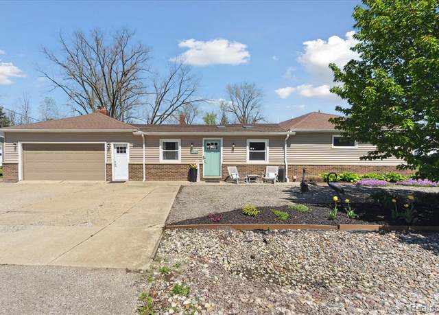 Property at 2510 Ruth Dr, Fenton, MI 48430 8806, 5 beds, 3 baths