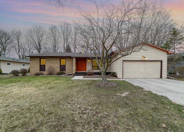 Property at 1209 Tomah Dr, Mount Pleasant, MI 48858, 3 beds, 2 baths