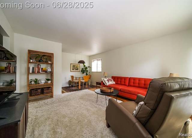 Property at 26298 Tawas St, Clawson, MI 48071 3746, 3 beds, 1 bath