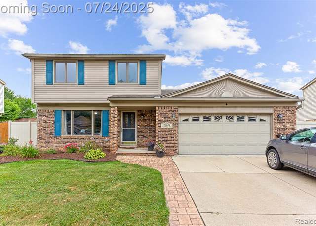 Property at 21849 E Chipmunk Trl, Woodhaven, MI 48183 1507, 3 beds, 1.5 baths