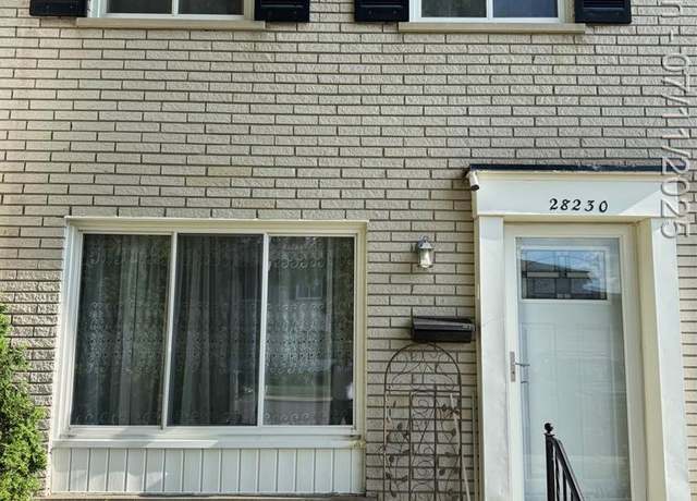 Property at 28230 Universal Dr, Warren, MI 48092 2434, 5 beds, 1.5 baths