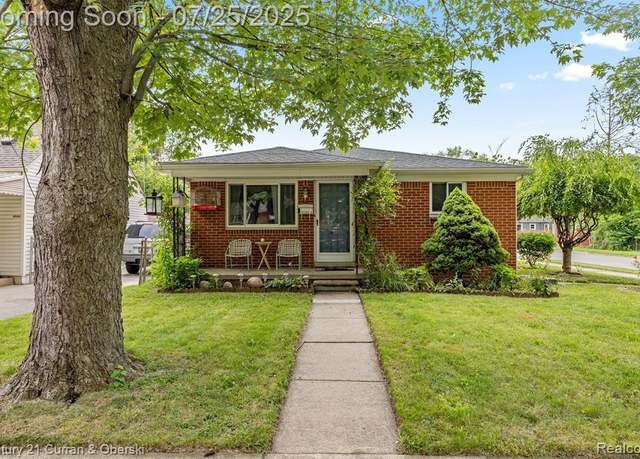 Property at 17127 Euclid Ave, Allen Park, MI 48101 2826, 3 beds, 1.5 baths