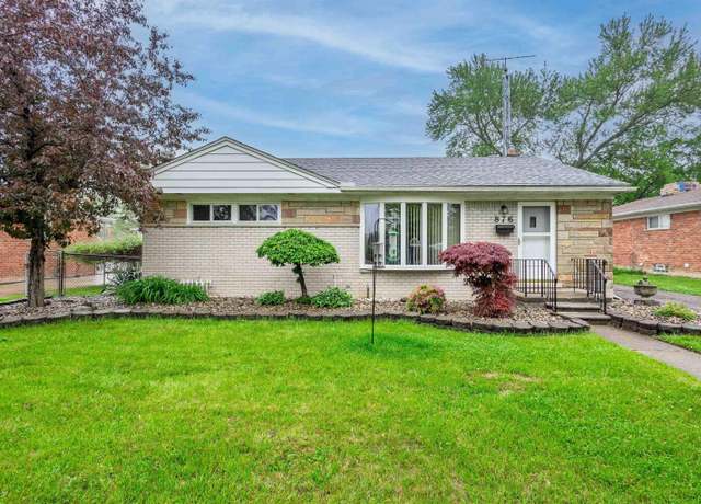 Property at 876 Crest St, Mount Clemens, MI 48043, 3 beds, 3 baths