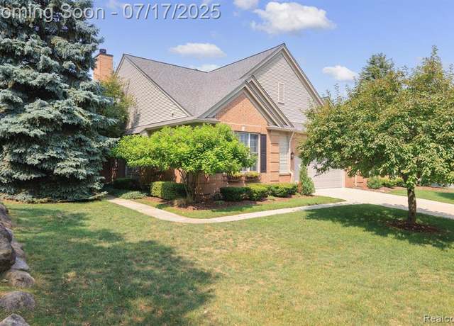 Property at 1114 Rock Valley Dr, Rochester, MI 48307 6002, 2 beds, 2 baths