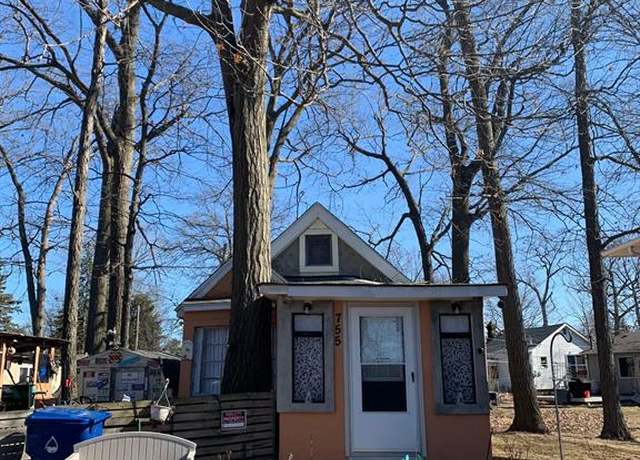 Property at 755 CEDARLAWN Rd, Waterford, MI 48328 4011, 1 bed, 1 bath