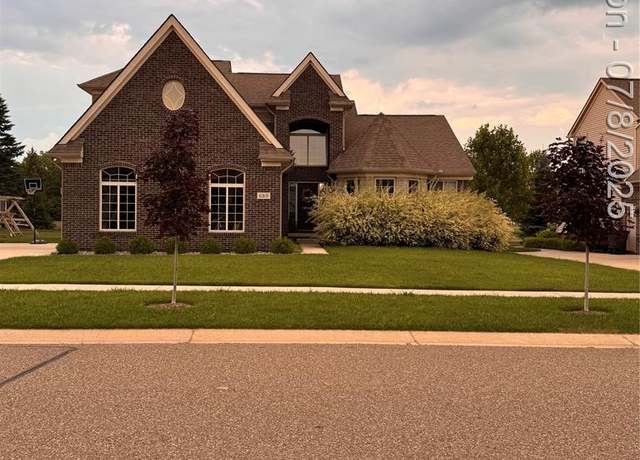 Property at 689 Pine Ridge Ave, Oxford, MI 48371 3596, 4 beds, 2.5 baths