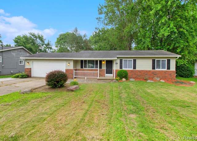 Property at 2055 Gerard St, Flint, MI 48507 3511, 3 beds, 1 bath