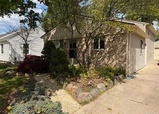 Property at 1959 WOODLAND Ave, Sylvan Lake, MI 48320 1567, 3 beds, 1 bath