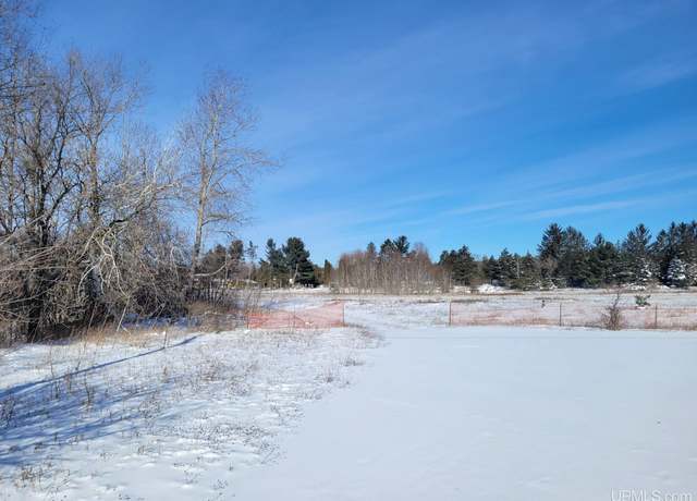 Property at TBD W Frank Pipp Dr, Iron Mountain, MI 49801