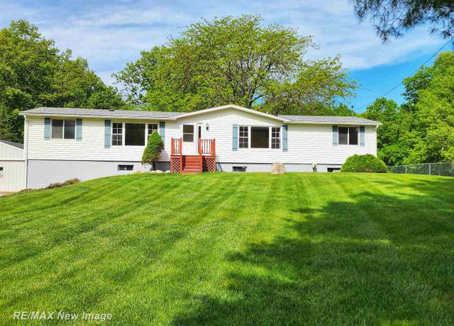 Property at 10424 S Graham Rd, Saint Charles, MI 48655, 3 beds, 2 baths