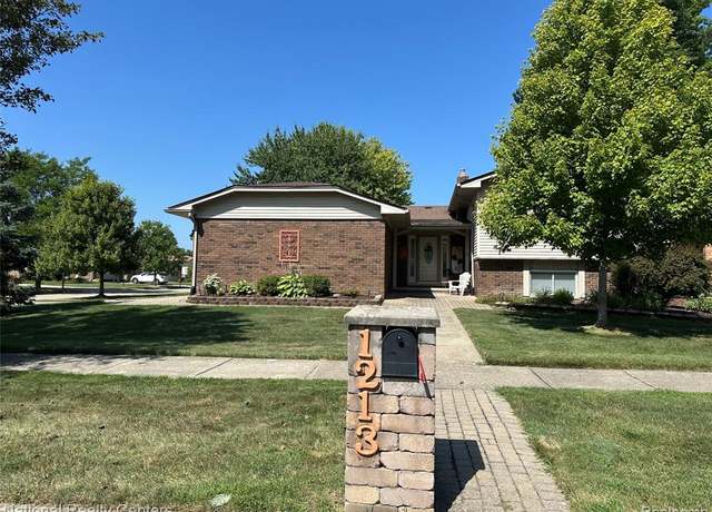 Property at 1213 E Franciscan Ct, Canton, MI 48187 3249, 4 beds, 2.5 baths