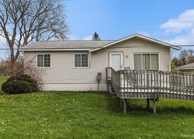 Property at 942 S DUCK LAKE Rd, Milford, MI 48381 1410, 3 beds, 1 bath