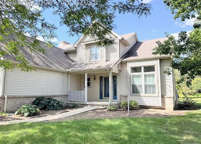 Property at 5324 Douglas Rd, Monroe, MI 48140 9716, 4 beds, 2.5 baths