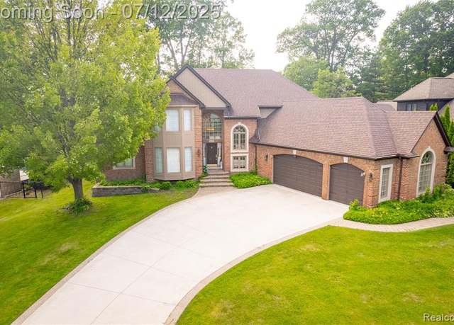 Property at 56135 Parkview Dr, Shelby Twp, MI 48316 1001, 4 beds, 4 baths