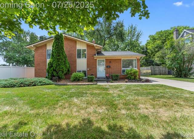 Property at 31817 Lafler Dr, Rockwood, MI 48173 1026, 3 beds, 2 baths