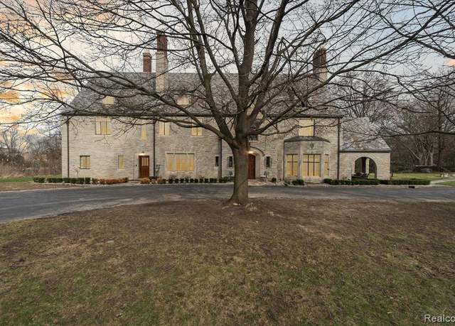 Property at 925 Avon St, Flint, MI 48503 2701, 8 beds, 5.5 baths