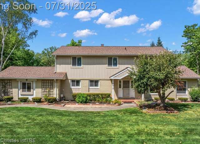 Property at 3010 Parkland Dr, West Bloomfield, MI 48322 1822, 5 beds, 3.5 baths