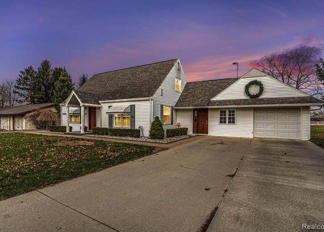 Property at 845 S SAGINAW St, Lapeer, MI 48446 2641, 4 beds, 3.5 baths