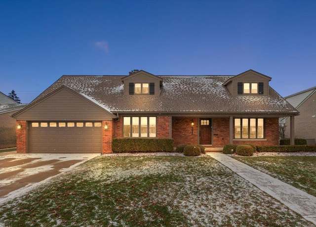 Property at 592 Woods Ln, Grosse Pointe Woods, MI 48236, 4 beds, 3.5 baths