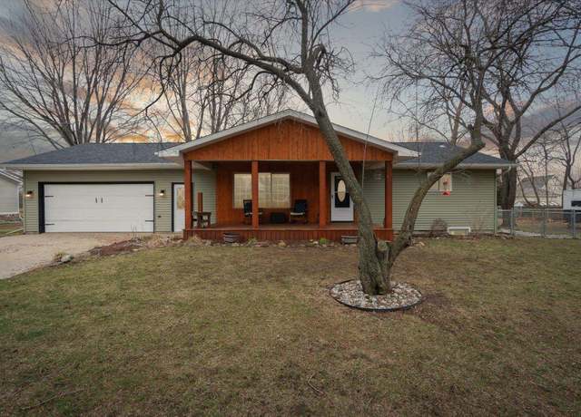 Property at 739 Gasper St, Chesaning, MI 48616, 3 beds, 2.5 baths