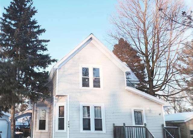Property at 704 W HURON Ave, Vassar, MI 48768 1127, 3 beds, 1.5 baths