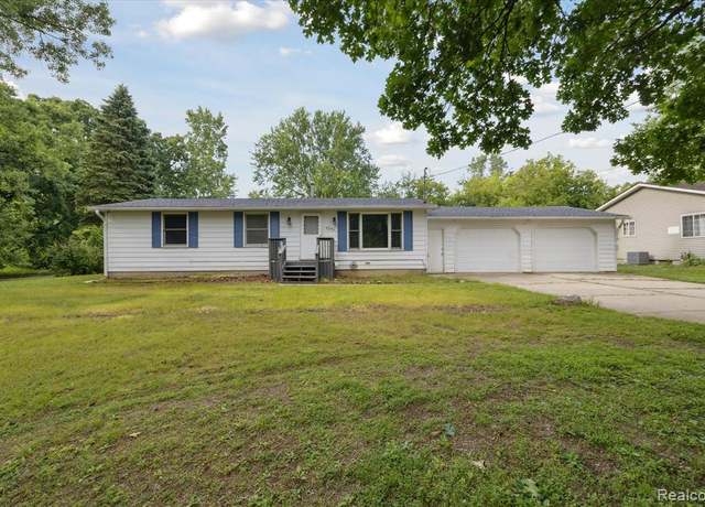Property at 3250 Carr St, Flint, MI 48506 1939, 3 beds, 1 bath