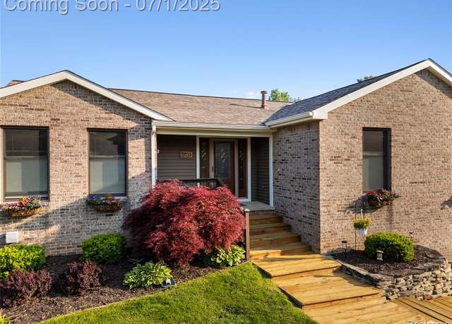 Property at 5131 Navajo Trl, Pinckney, MI 48169 9397, 4 beds, 3.5 baths