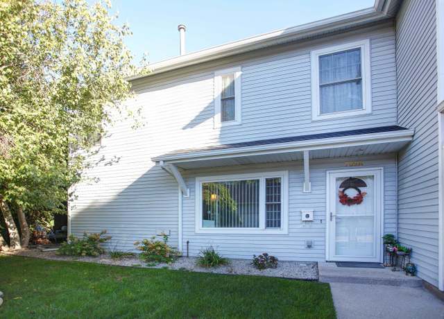 Property at 709 Lake Ave Unit A, Traverse City, MI 49684, 2 beds, 1.5 baths