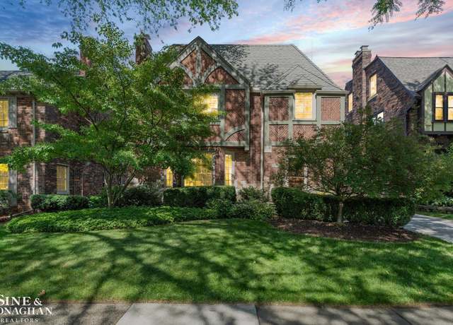 Property at 286 Mckinley Ave, Grosse Pointe Farms, MI 48236, 4 beds, 2.5 baths