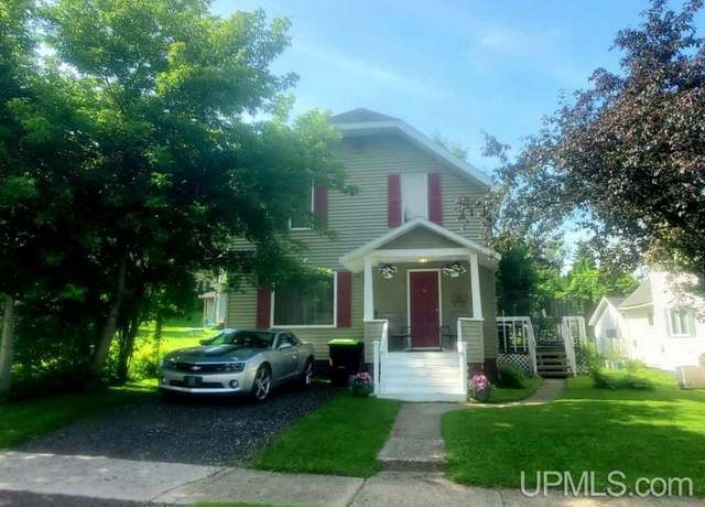 Property at 607 E D St, Iron Mountain, MI 49801-2362, 3 beds, 1.5 baths