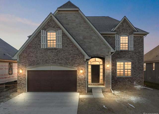 Property at 4160 Spring Meadows Dr, Sterling Heights, MI 48314, 4 beds, 2.5 baths