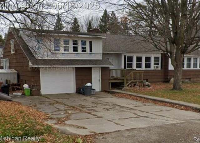Property at 2357 Southampton Ave, Grand Blanc, MI 48507 4451, 4 beds, 2 baths