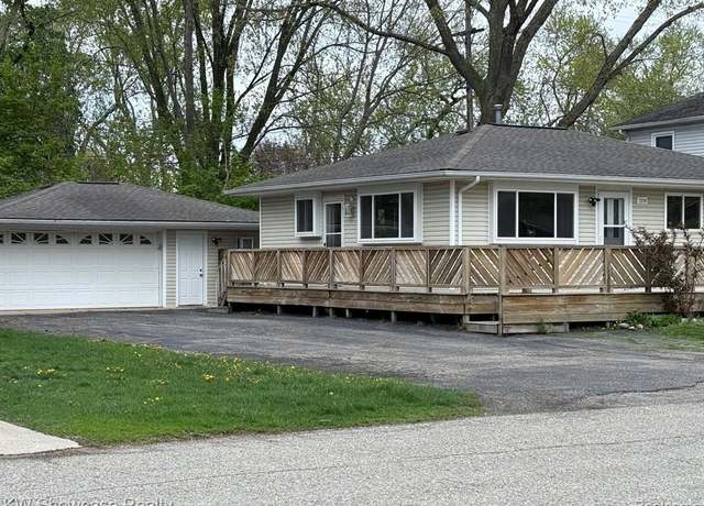 Property at 7218 Garvin Ter, Waterford, MI 48329 2828, 4 beds, 2 baths