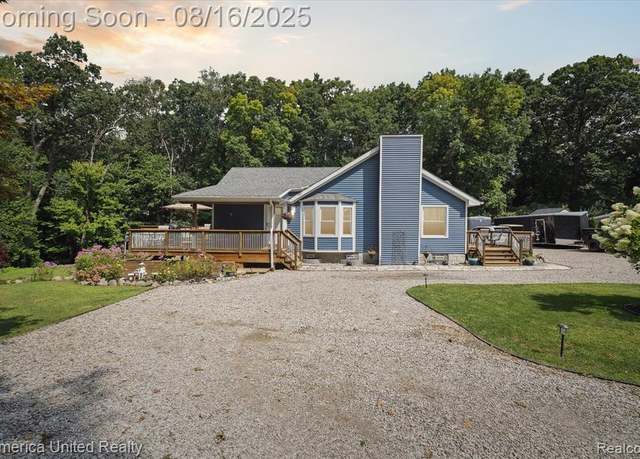 Property at 3230 Granda Vista Dr, Milford, MI 48380 3418, 3 beds, 2 baths