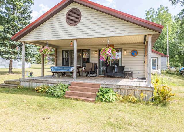 Property at 6257 Swallow Dr, Harrison, MI 48625, 3 beds, 1 bath
