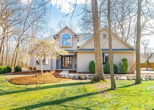 Property at 8555 Island Blvd, Grosse Ile, MI 48138 1347, 4 beds, 3 baths
