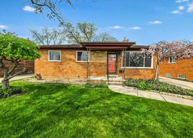 Property at 27719 Rockwood St, Saint Clair Shores, MI 48081, 3 beds, 1.5 baths