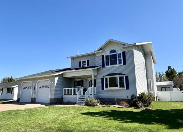 Property at 1555 N Westwood Cir, Ishpeming, MI 49866, 5 beds, 3.5 baths