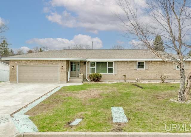 Property at 510 S 29th St, Escanaba, MI 49829, 4 beds, 4 baths