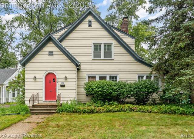 Property at 217 Navajo Ave, Pontiac, MI 48341 2031, 3 beds, 1.5 baths