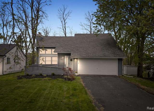Property at 1450 Beachland Blvd, Waterford, MI 48328 4779, 3 beds, 2 baths