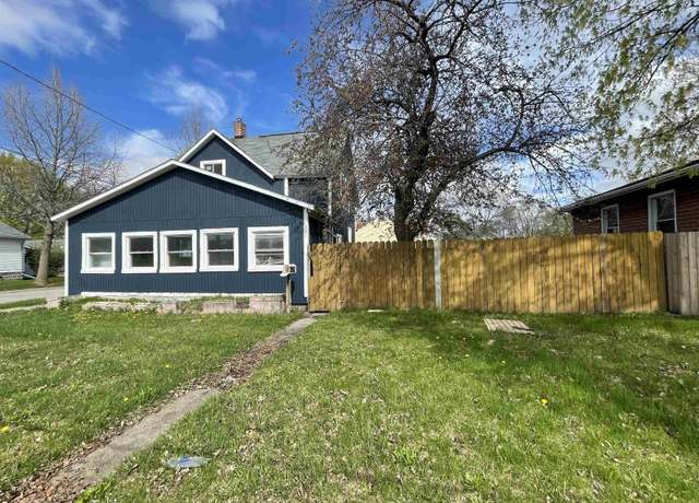 Property at 301 Michigan Ave, Bay City, MI 48708, 4 beds, 1.5 baths
