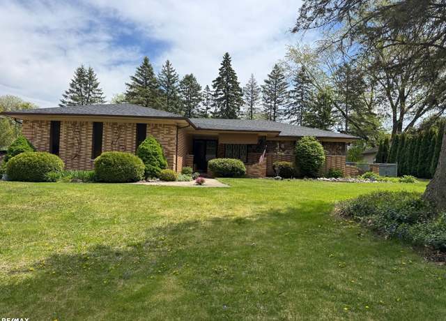 Property at 19877 White Oaks Dr, Clinton Twp, MI 48036, 3 beds, 2 baths