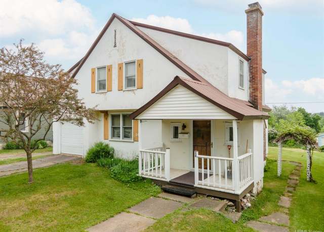 Property at 14 N Seventh Ave, Iron River, MI 49935, 3 beds, 1 bath