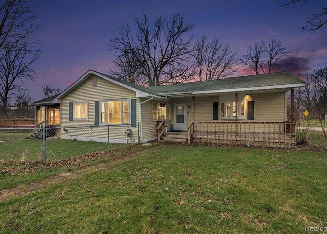 Property at 6105 SARATOGA Ln, Flint, MI 48506 1610, 3 beds, 2 baths