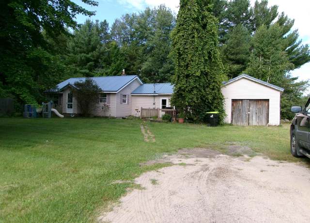 Property at 10142 Old State Ave, Farwell, MI 48622, 3 beds, 1 bath