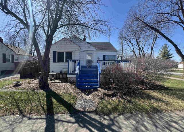 Property at 707 W Jenny St, Bay City, MI 48706, 2 beds, 1 bath