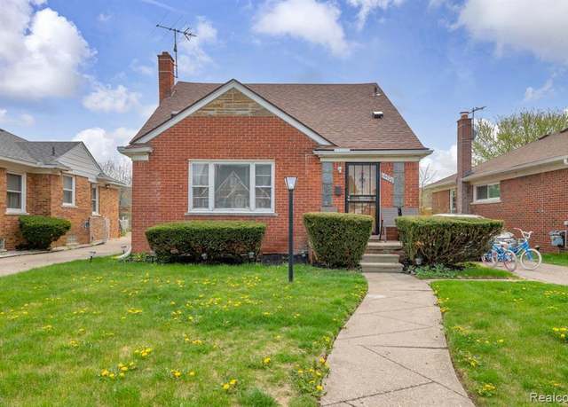 Property at 14928 Eastburn St, Detroit, MI 48205 1311, 3 beds, 1.5 baths